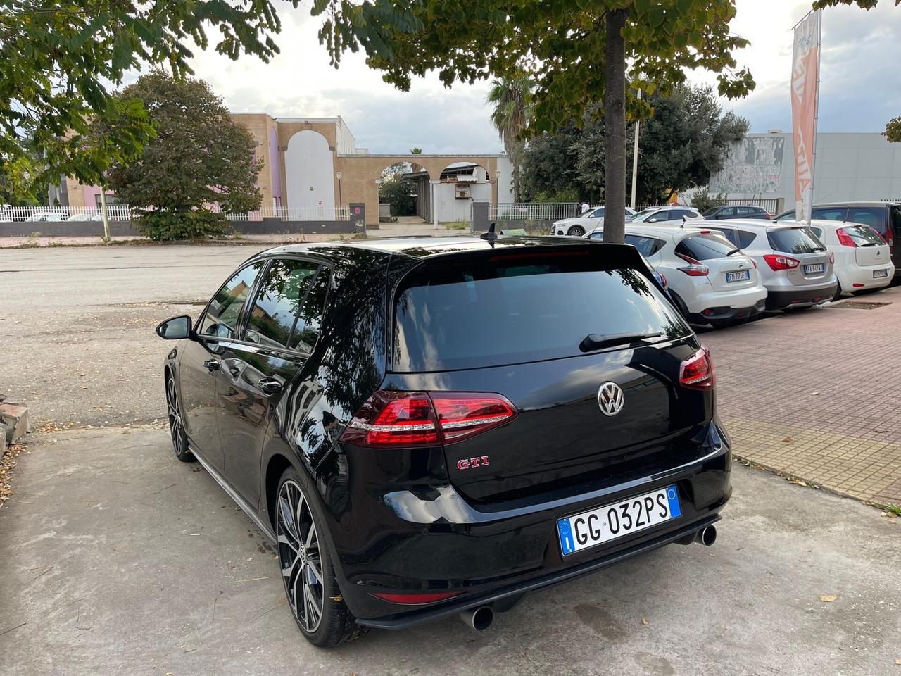 Volkswagen Golf GTI 230 CV Performance 2.0 TSI DSG 5p.