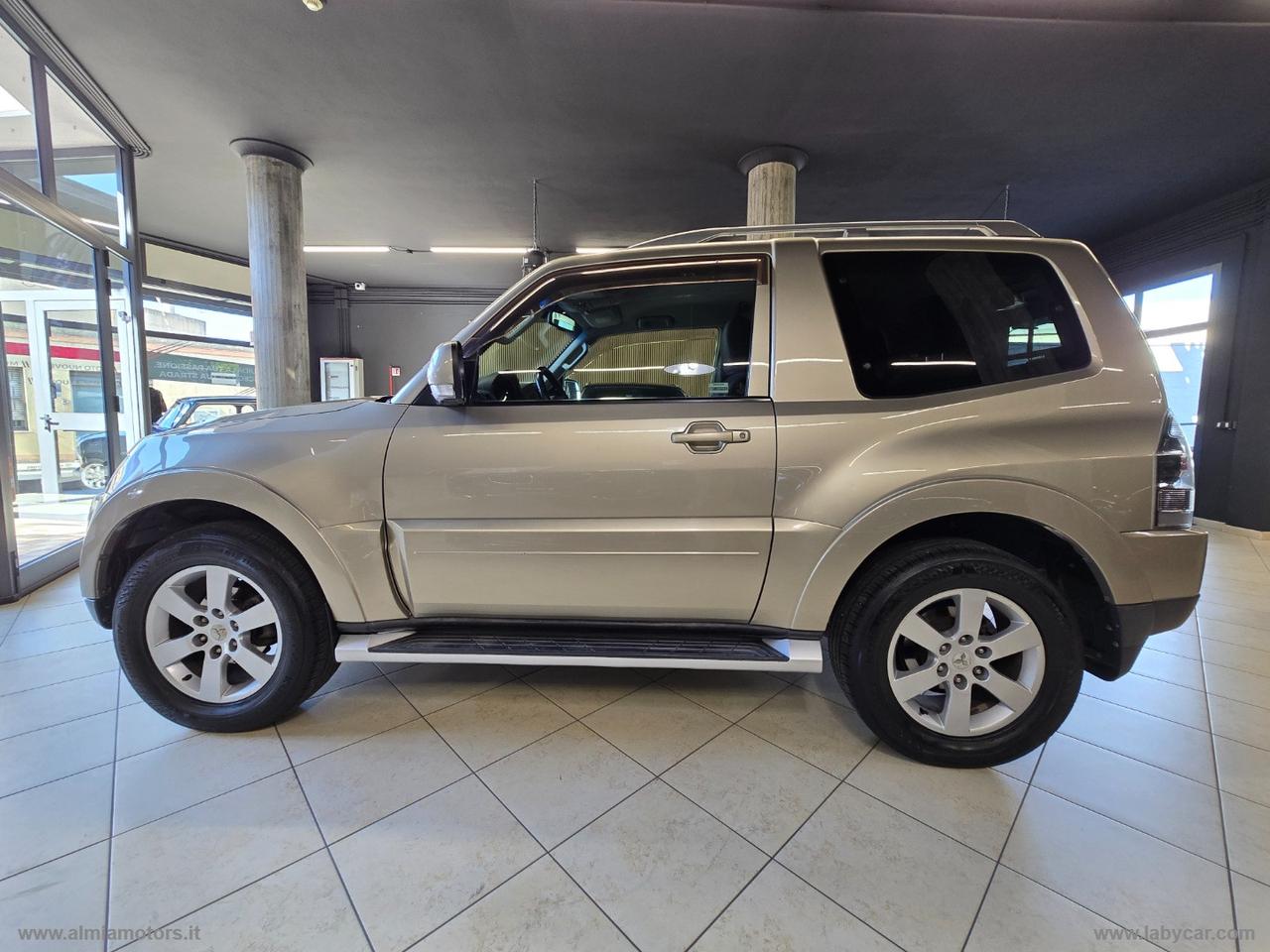 MITSUBISHI Pajero 3.2 DI-D 16V A/T 3p. Instyle
