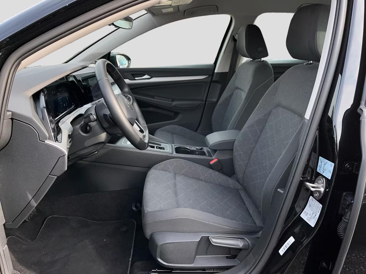 Volkswagen Golf 2.0 TD DSG Life LED-NAVI