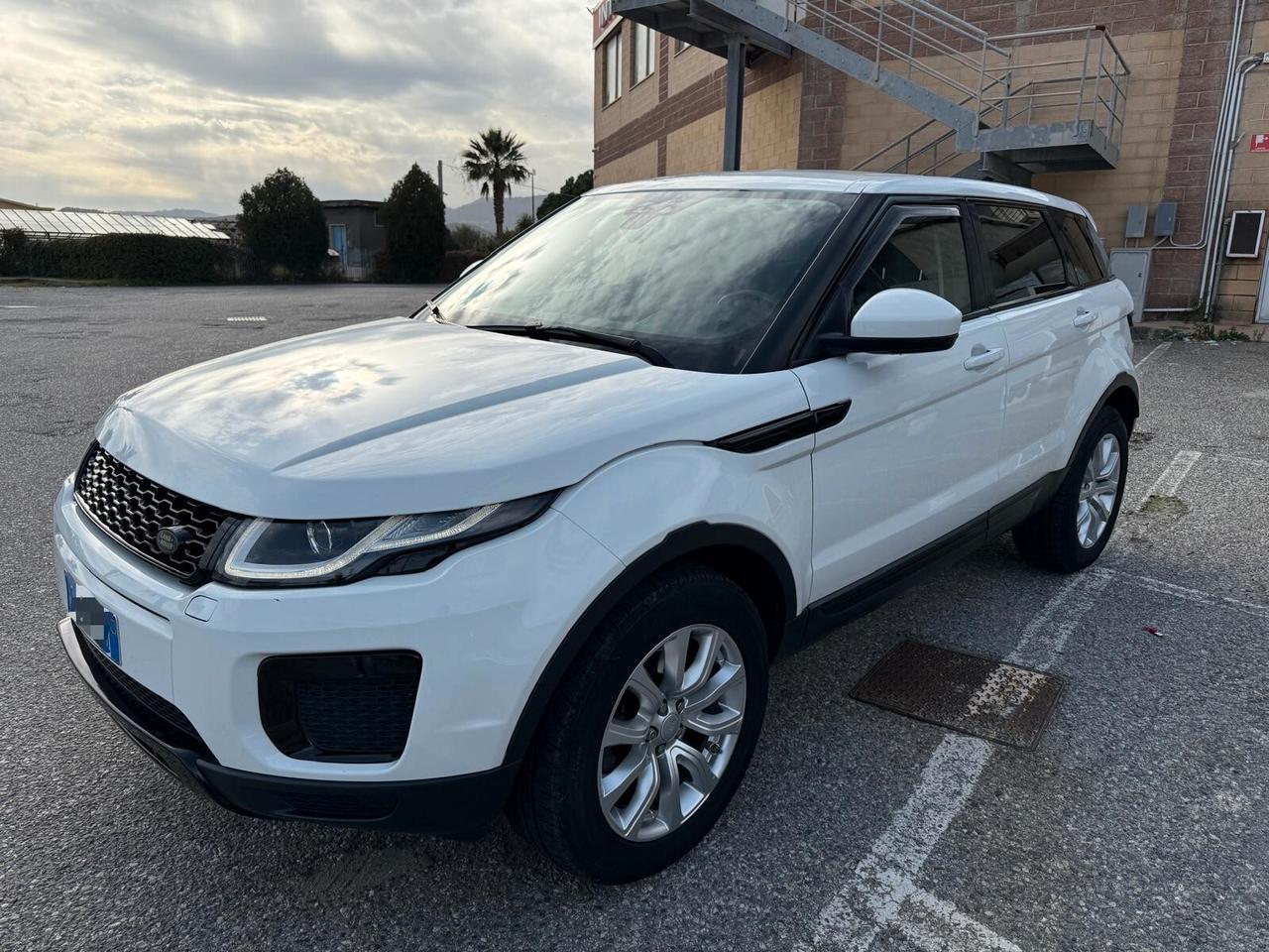 Land Rover Range Evoque 2.2 TD4 5p. Pure