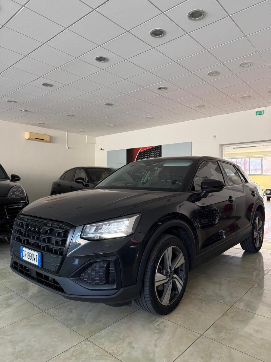 AUDI - Q2 - 30 TDI S tronic Identity Black