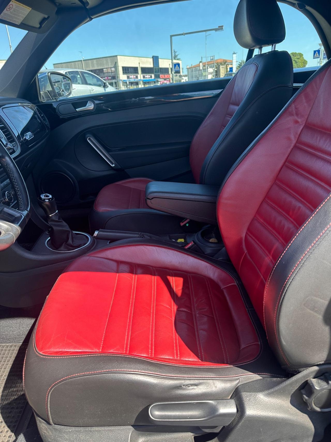 Volkswagen Maggiolino Cabrio 1.6 TDI Design 50esimo anniversario