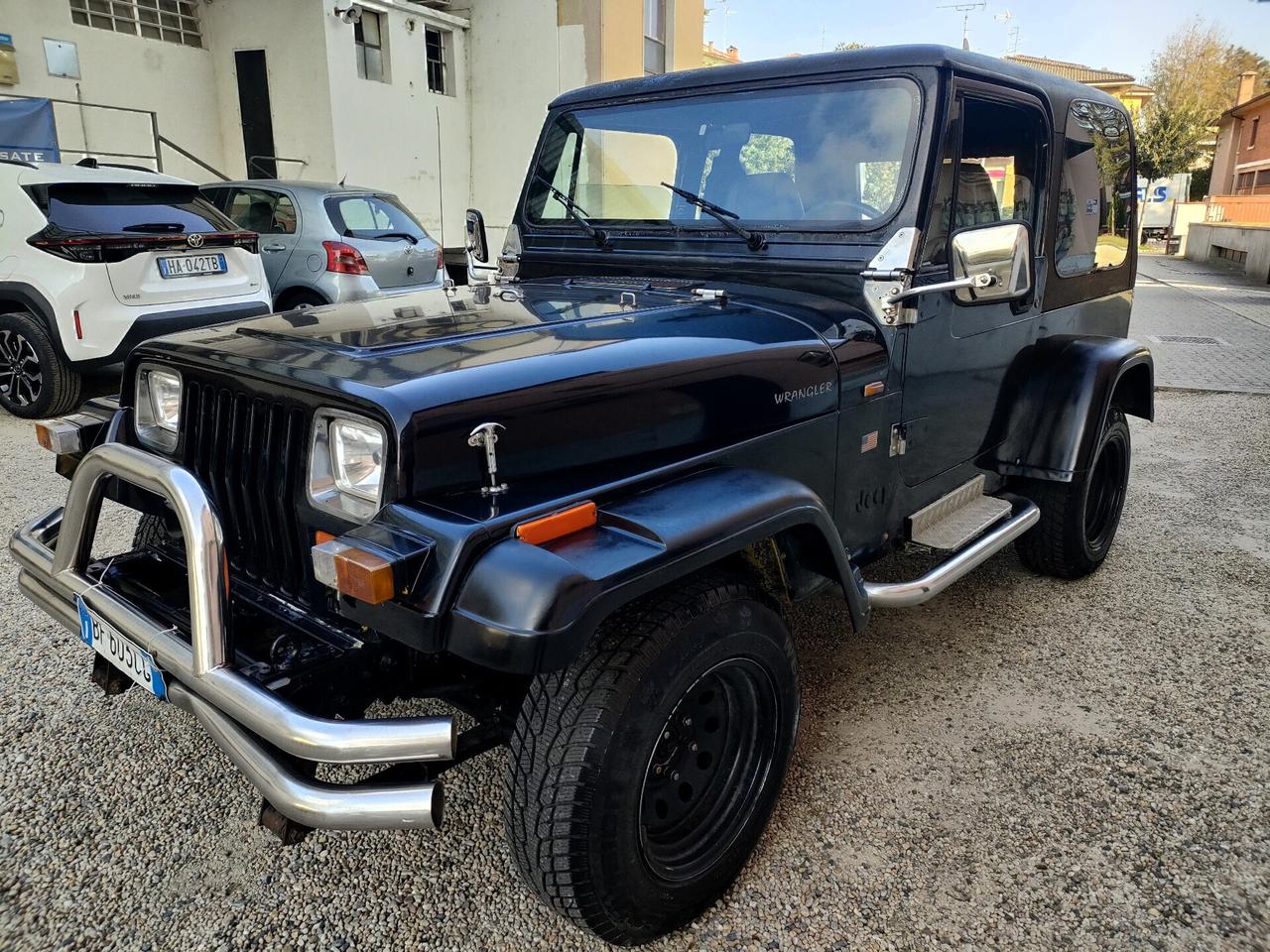 Jeep Wrangler 4.0 V6 4p e GPL 2032