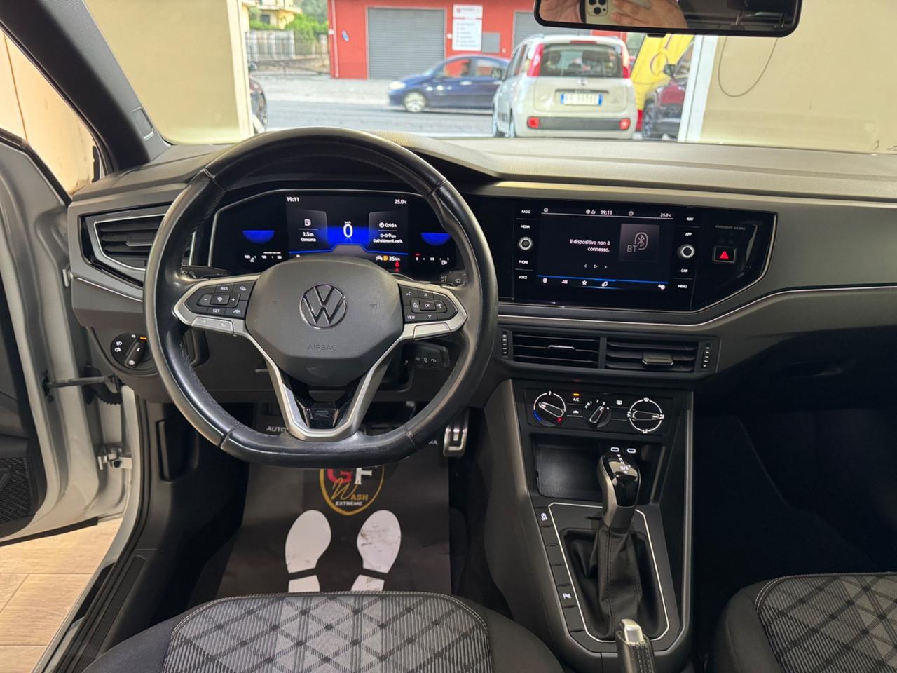 Volkswagen Polo 1.0 TSI DSG R-Line