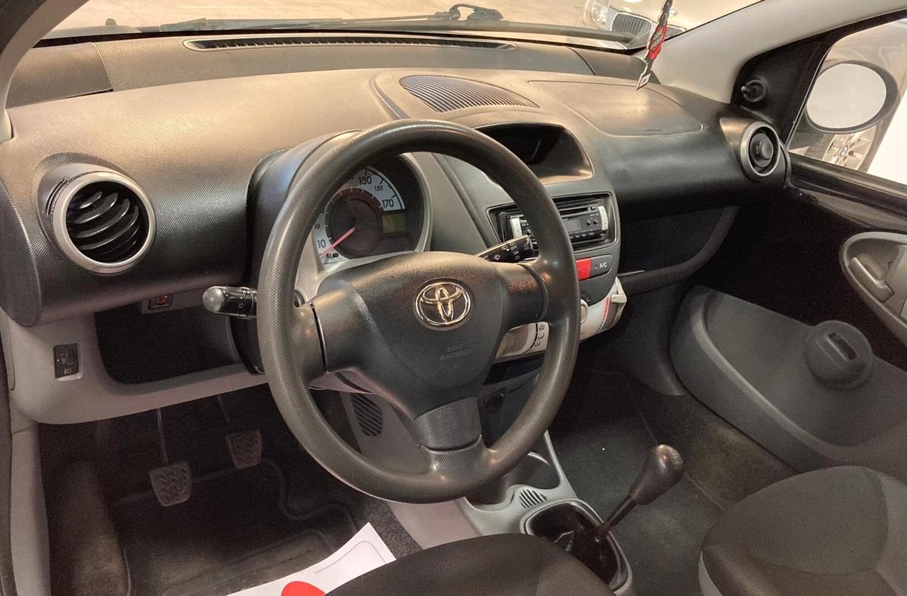 TOYOTA AYGO 1.0 - OK NEOPATENTATI - 118.000 KM ORIG