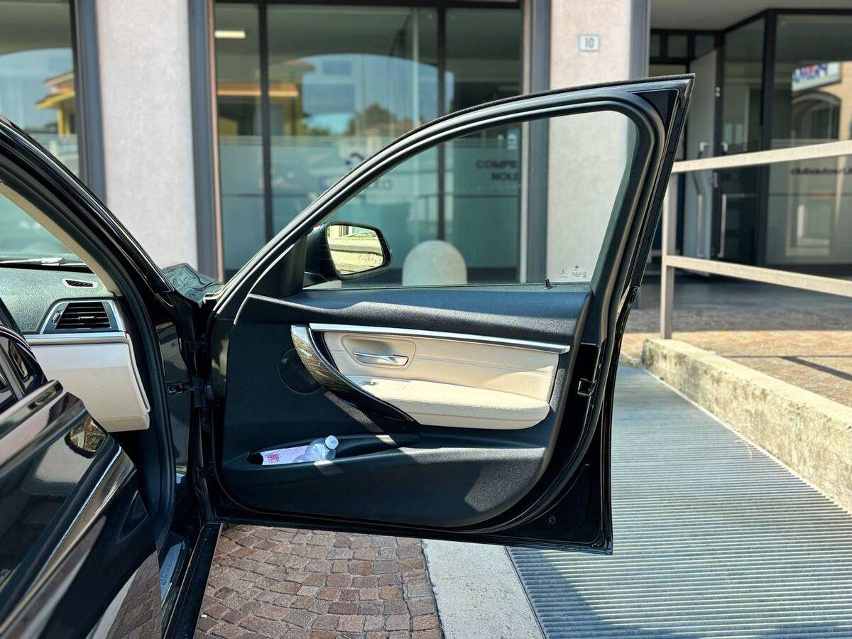 BMW Serie 3 Berlina 330e Luxury auto