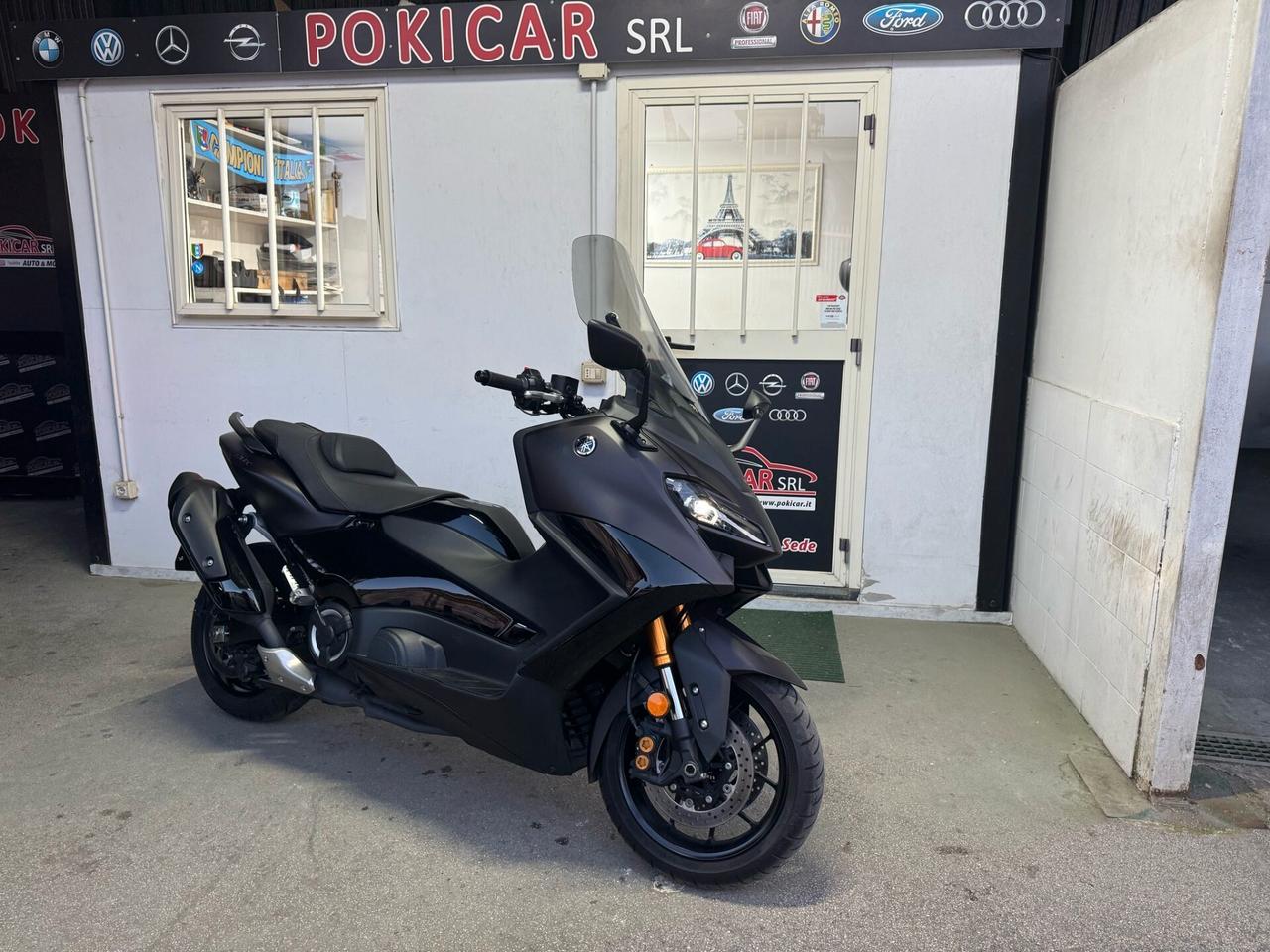 YAMAHA T-MAX 560 TECH MAX DARK MAGMA 2024