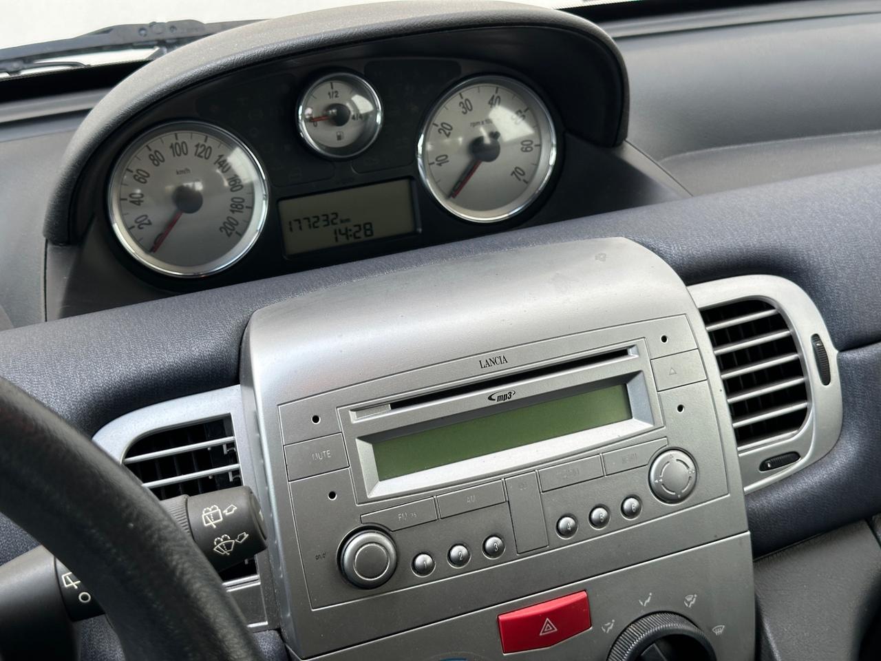 Lancia Ypsilon 1.2 Gpl Neopatentati