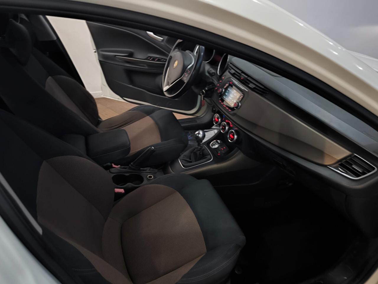 Alfa Romeo Giulietta 1.6 JTDm-2 105 CV Distinctive