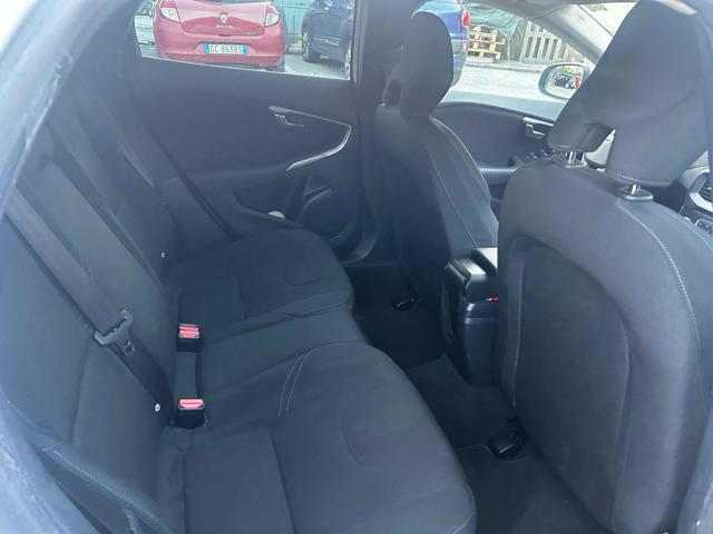 VOLVO V40 D2 1.6 Momentum senza nessun lavoro da fare