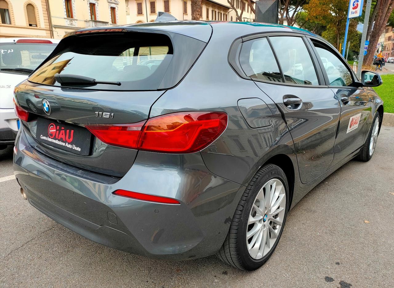 Bmw 118i 5p. Business Advantage auto