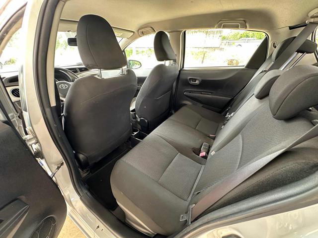 TOYOTA Yaris 1.5 5 POSTI IBRIDA OK NEOPATENTATI BI-COLOR