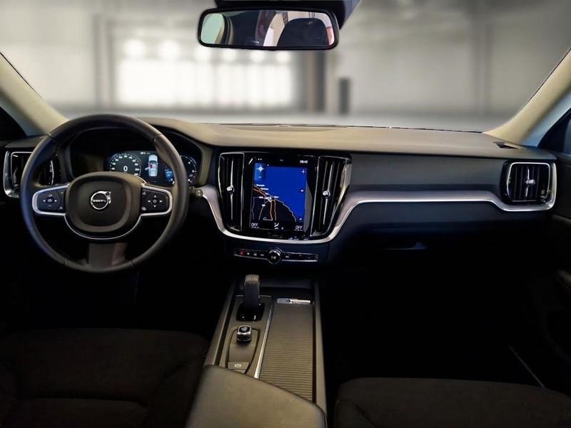 VOLVO V60 B4 D autom. Momentum Business WAGON