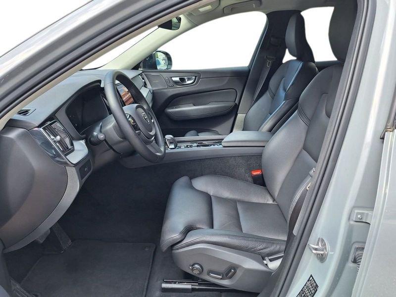 Volvo XC60 B4 197+12 CV Automatica Mild Hybrid Plus Dark