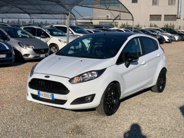 FORD Fiesta 1.5 TDCi 75CV 5 porte Black & White Edition