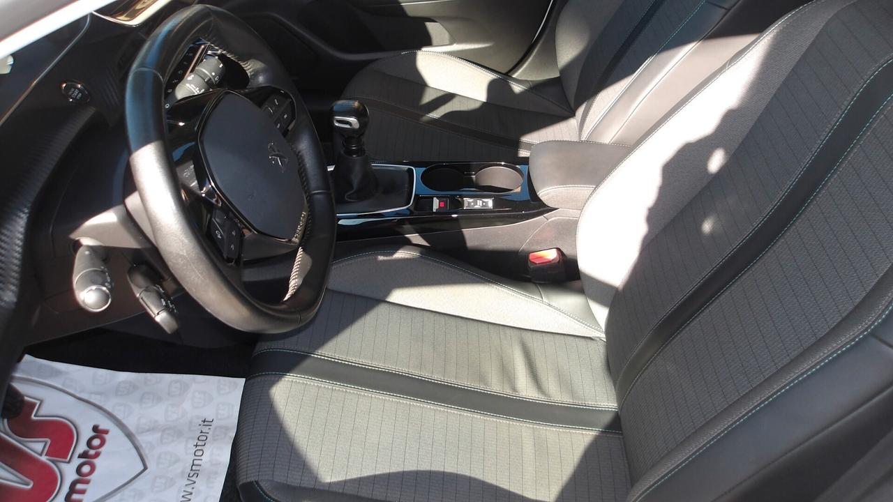 PEUGEOT 208 1.2 BENZ-ALLURE-NAVI-PREZZO PROMO!