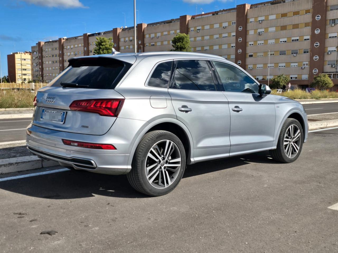 Audi Q5 40 TDI quattro S tronic line plus