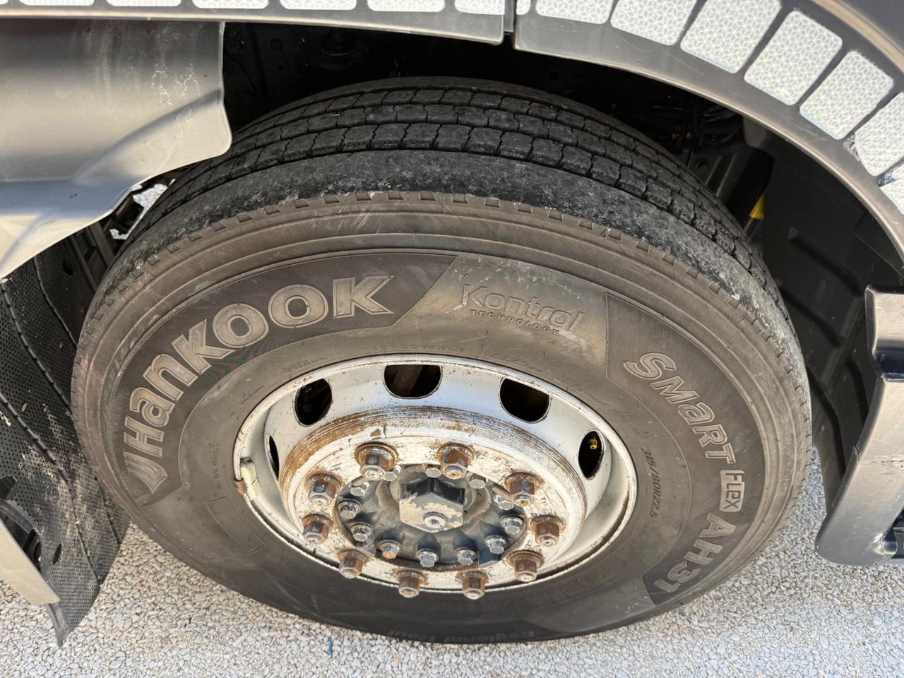Iveco Stralis 190S31 isotermico con frigo 0°C e sponda