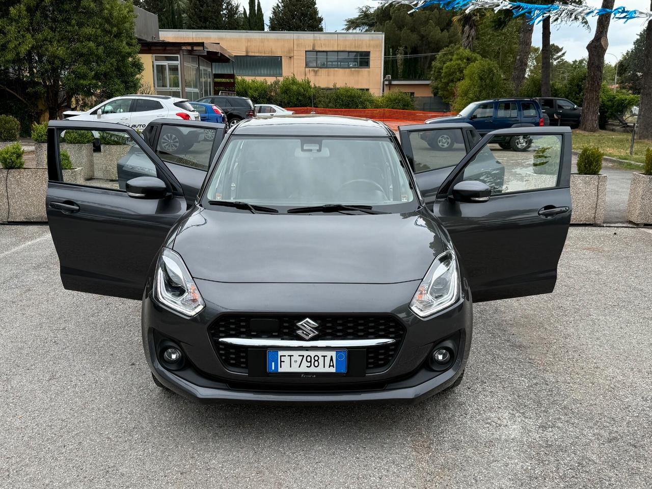 "PERFETTA " Suzuki Swift 1.2 Hybrid 4WD TOP