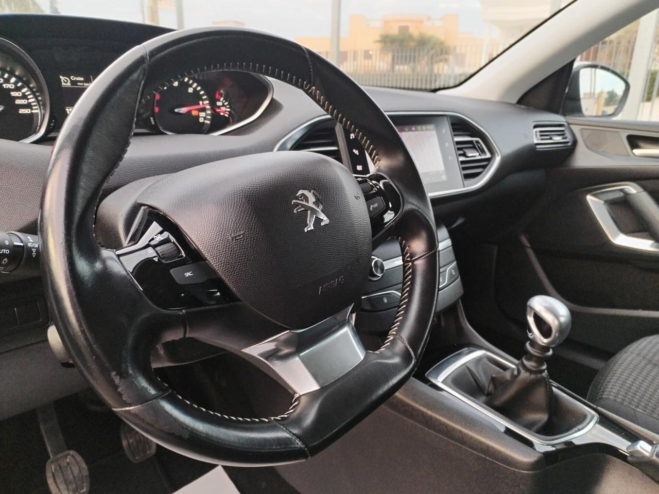 Peugeot 308 1.5hdi 130cv navig led cruise 2019