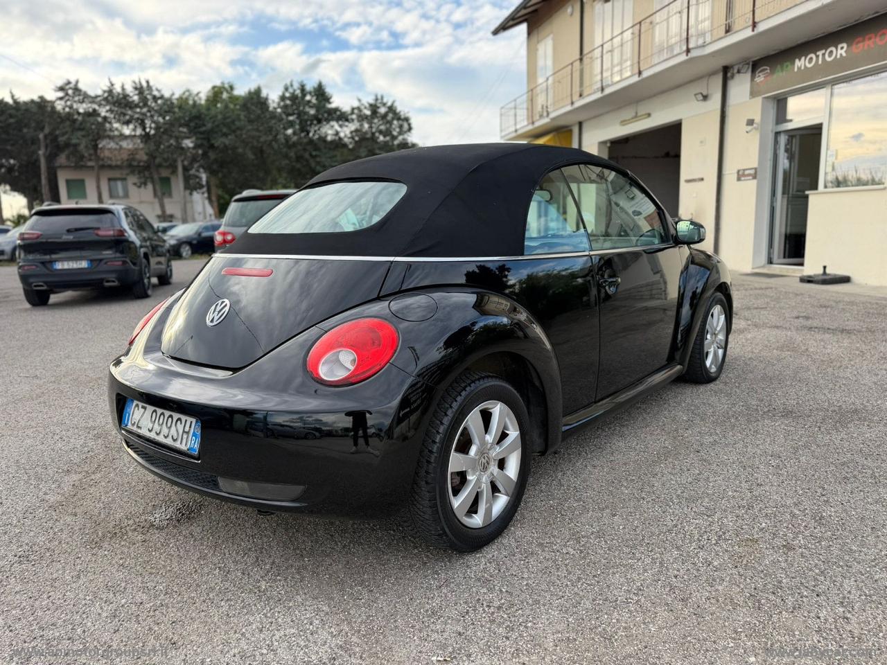 VOLKSWAGEN New Beetle 1.4 16V Cabrio