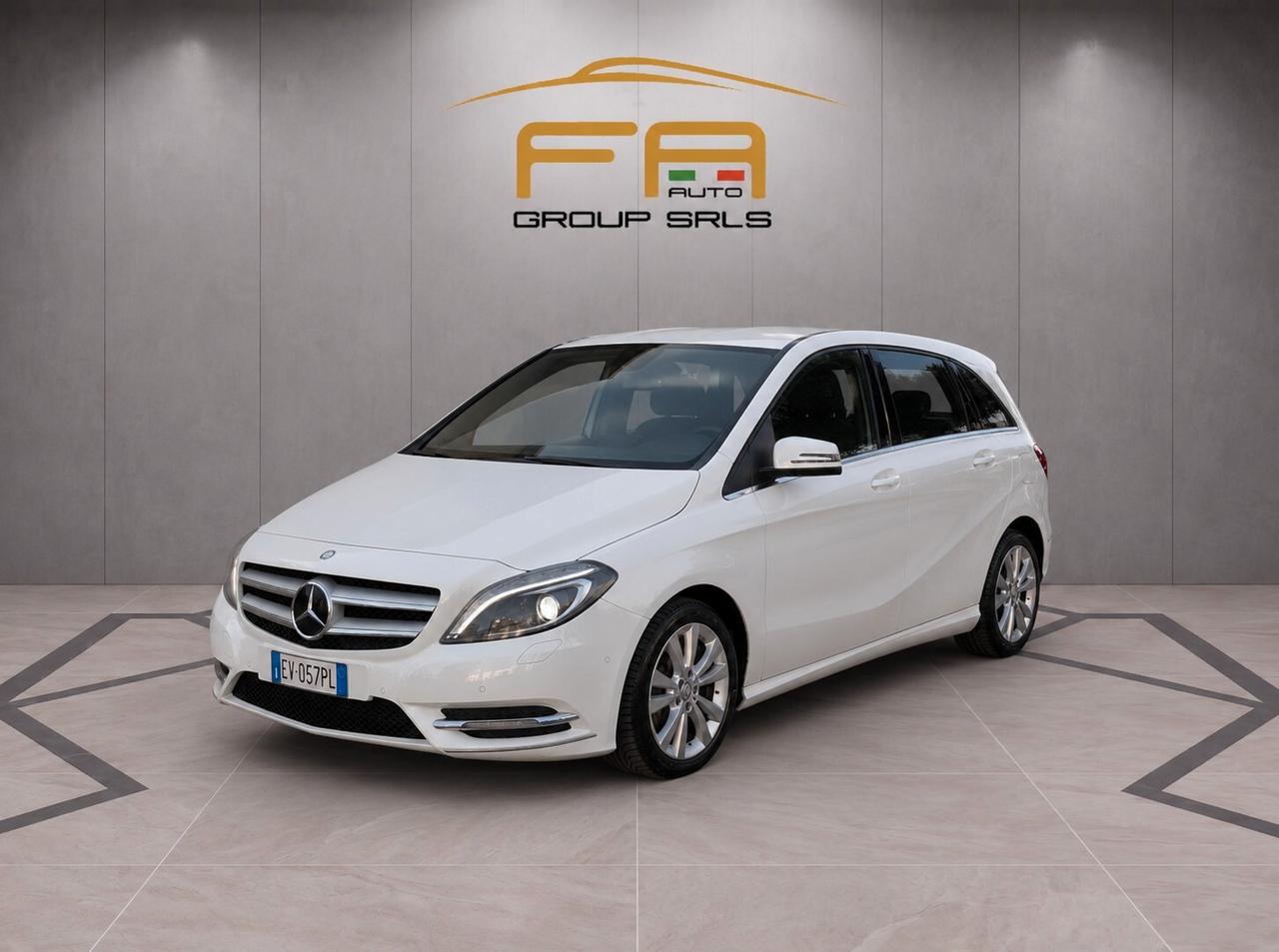 Mercedes B 200 CDI Autom Premium NAVI CAMERA 2014