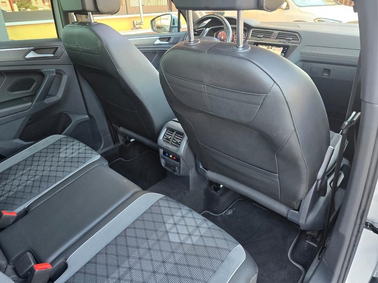 Volkswagen Tiguan 2.0 TDI 200 CV SCR DSG 4MOTION R-Line