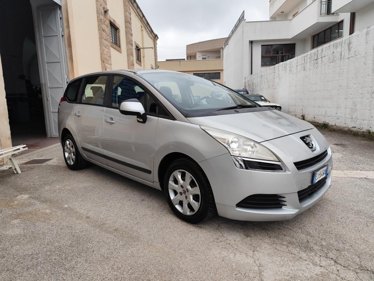 Peugeot 5008 1.6 HDi 112CV Family