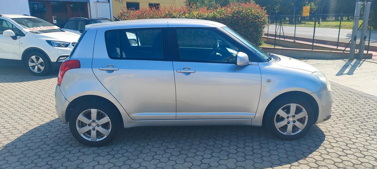 Suzuki Swift 1.3 4x4 5p. GL