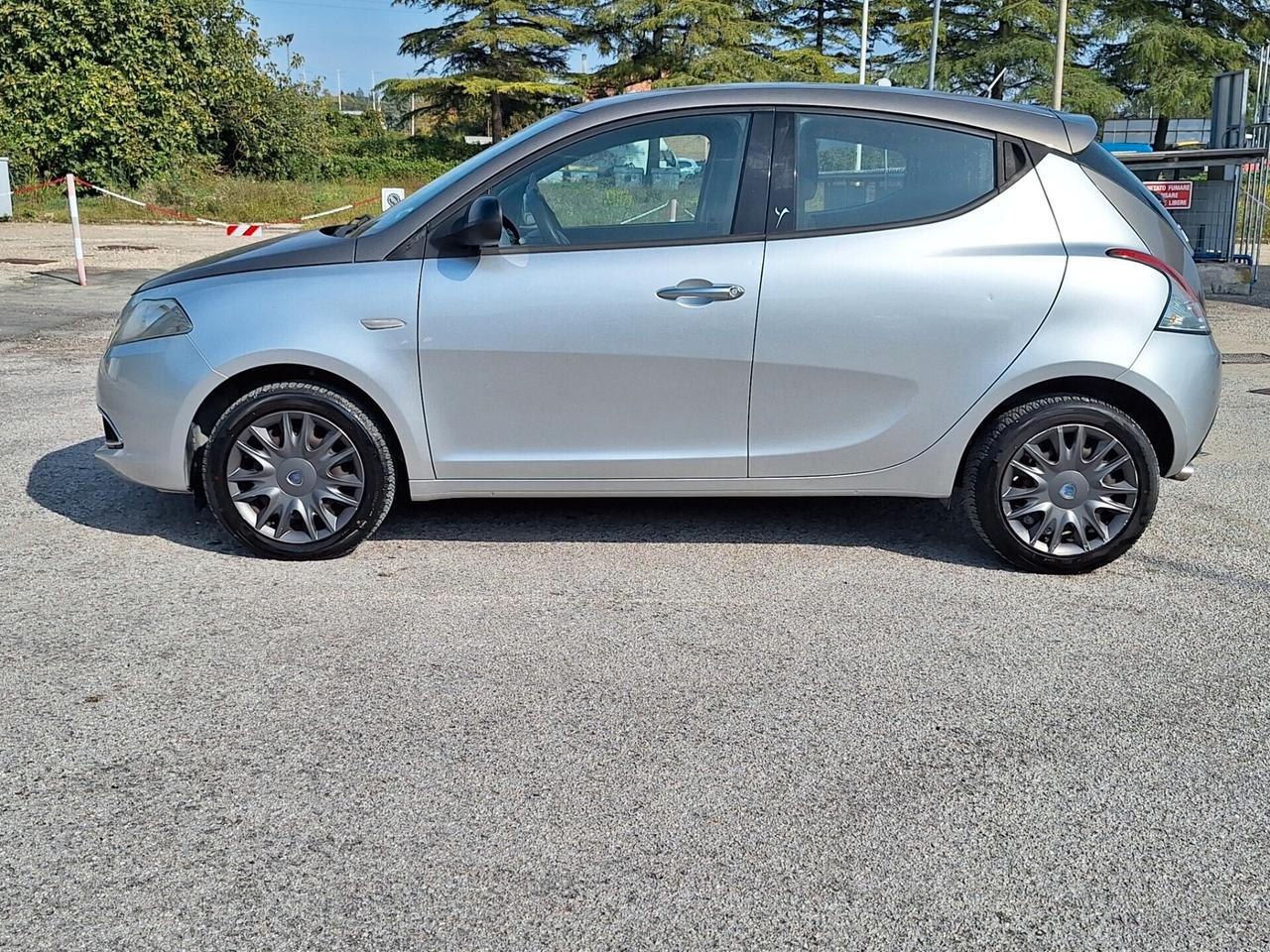 Lancia Ypsilon 1.3 MJT 16V 95 CV 5 porte S&S Platinum BICOLORE UNICOPROPIETARIO