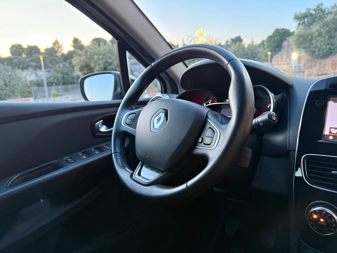 Renault Clio/1.5 75CV/CERCHI 17/FULL LED/RETROCAMERA
