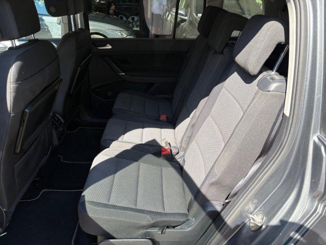 VOLKSWAGEN Touran 2.0 TDI 150 CV SCR DSG ExecutiIve 7 POSTI