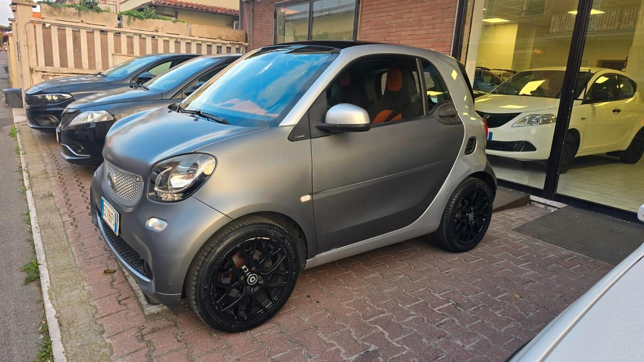 Smart ForTwo 1000 52 kW MHD coupé passion GRIGIO MATT