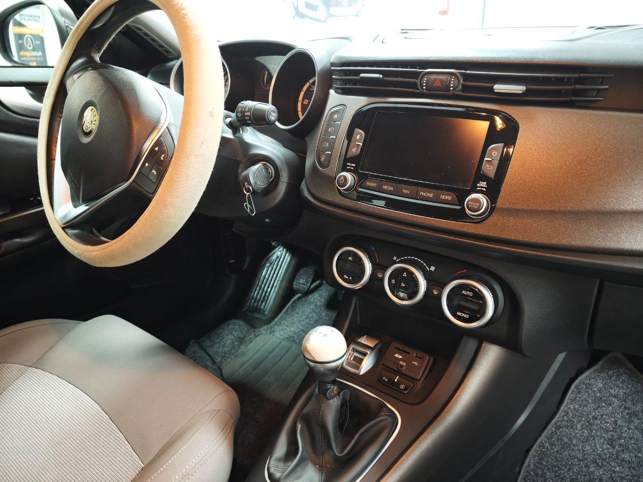 Alfa Romeo Giulietta 1.6 jtdm Distinctive 120cv LEGGI