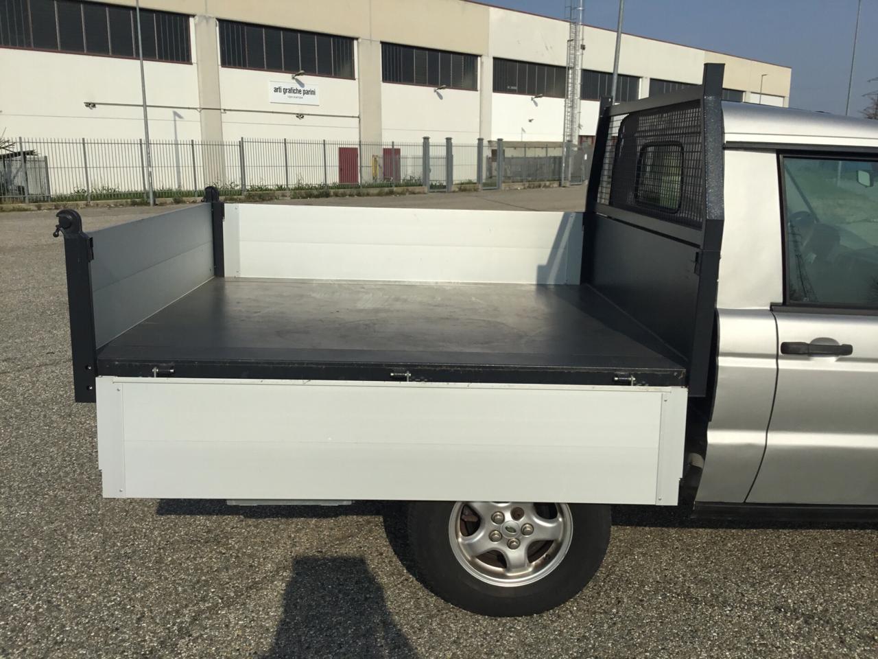 Land Rover Defender 110 2.5 Td5 cat High Capacity Pick Up