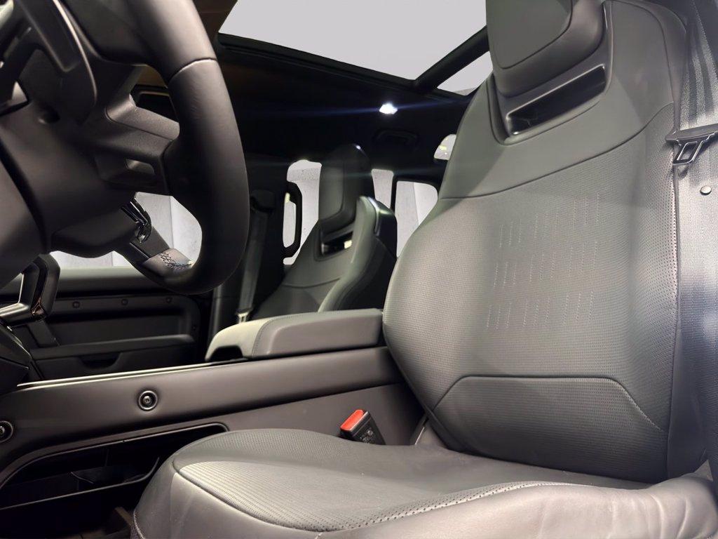 LAND ROVER Defender (2019) LAND ROVER 110 4.4 V8 635 CV AWD Auto OCTA Black del 2026