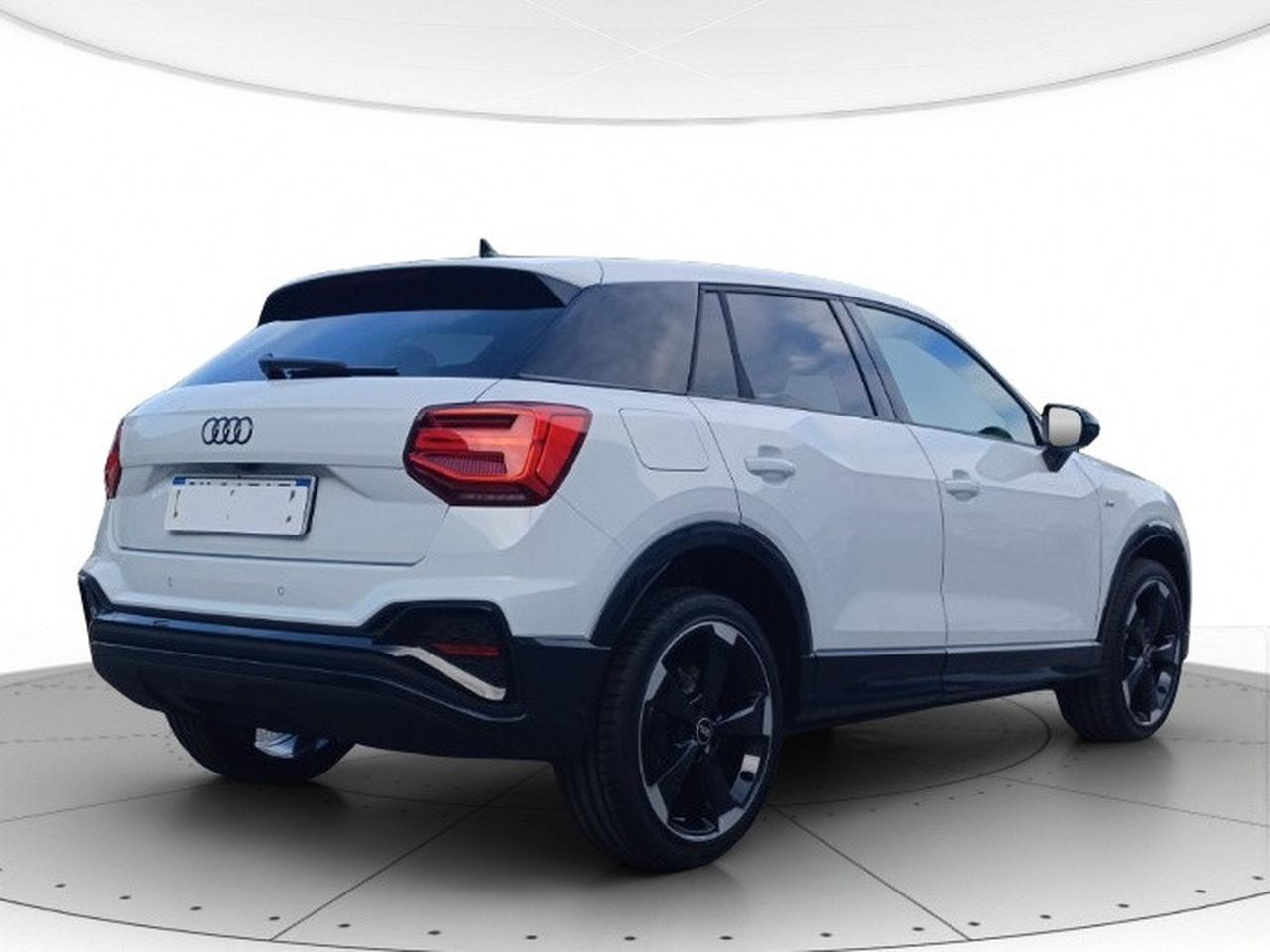 Audi Q2 30 2.0 tdi identity black