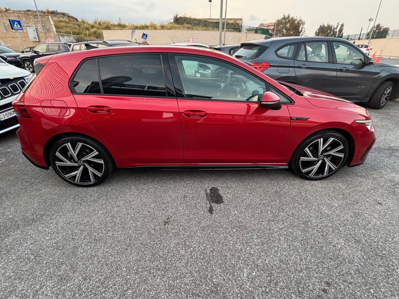 Volkswagen Golf 1.5 eTSI 130 CV EVO ACT DSG R-Line