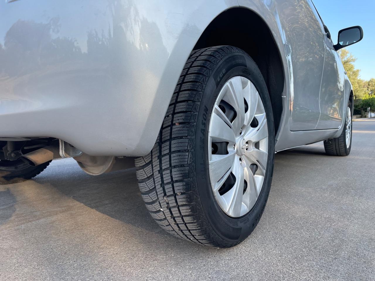 Toyota Yaris 1.0 benzina 5 porte