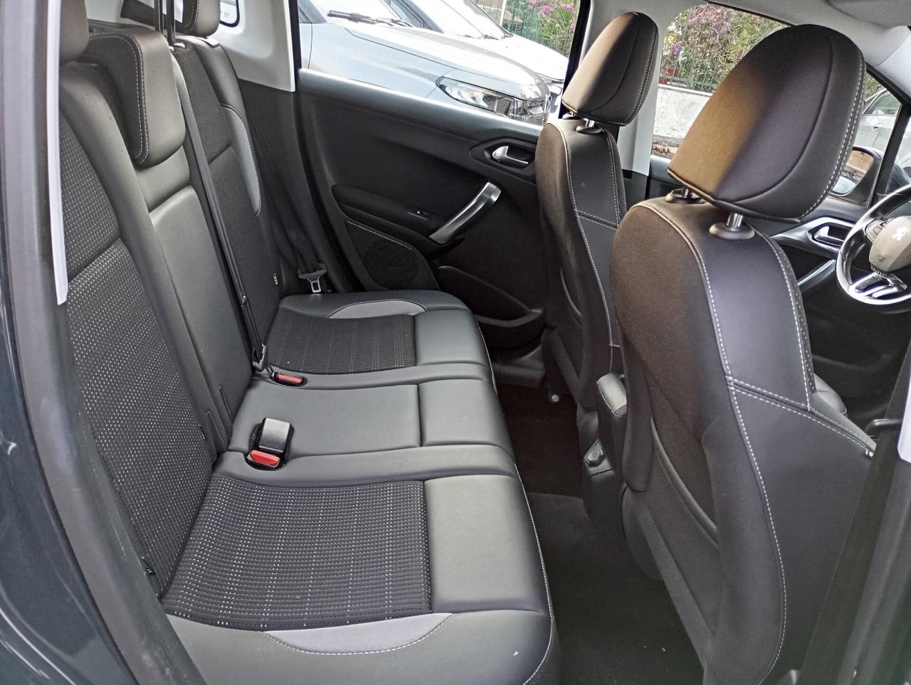 Peugeot 2008 1.2 PureTech Turbo 110CV Allure