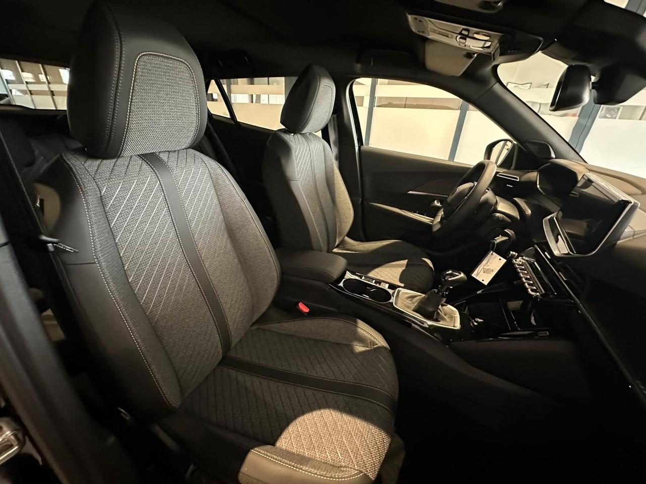 Peugeot 2008 PureTech 100 S&S Allure