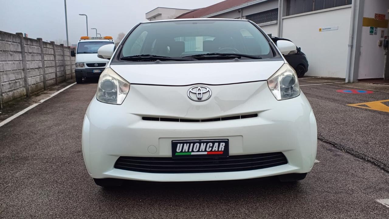 Toyota iQ 1.0 CVT Active