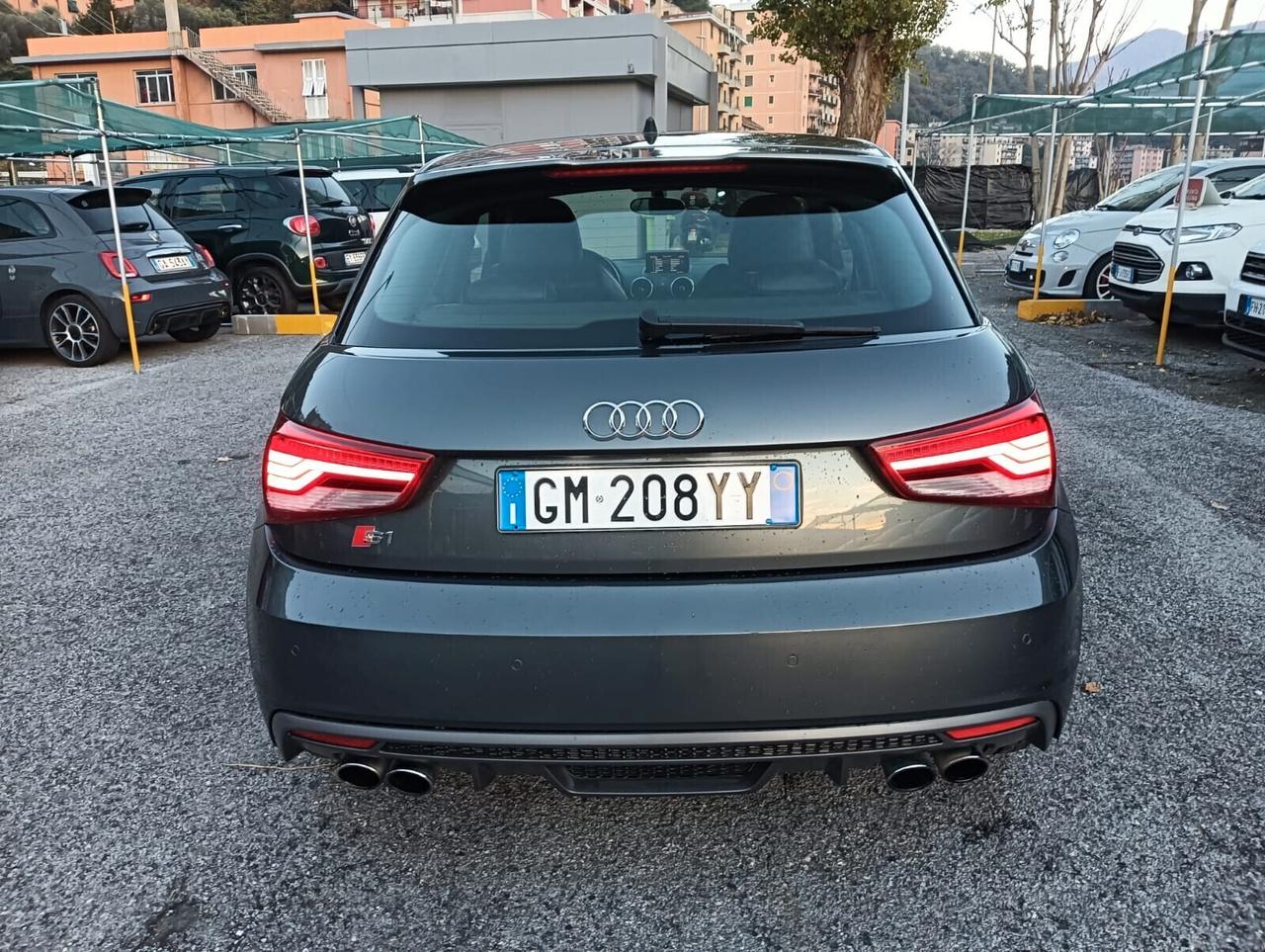 Audi A1 S1 2.0 TFSI quattro