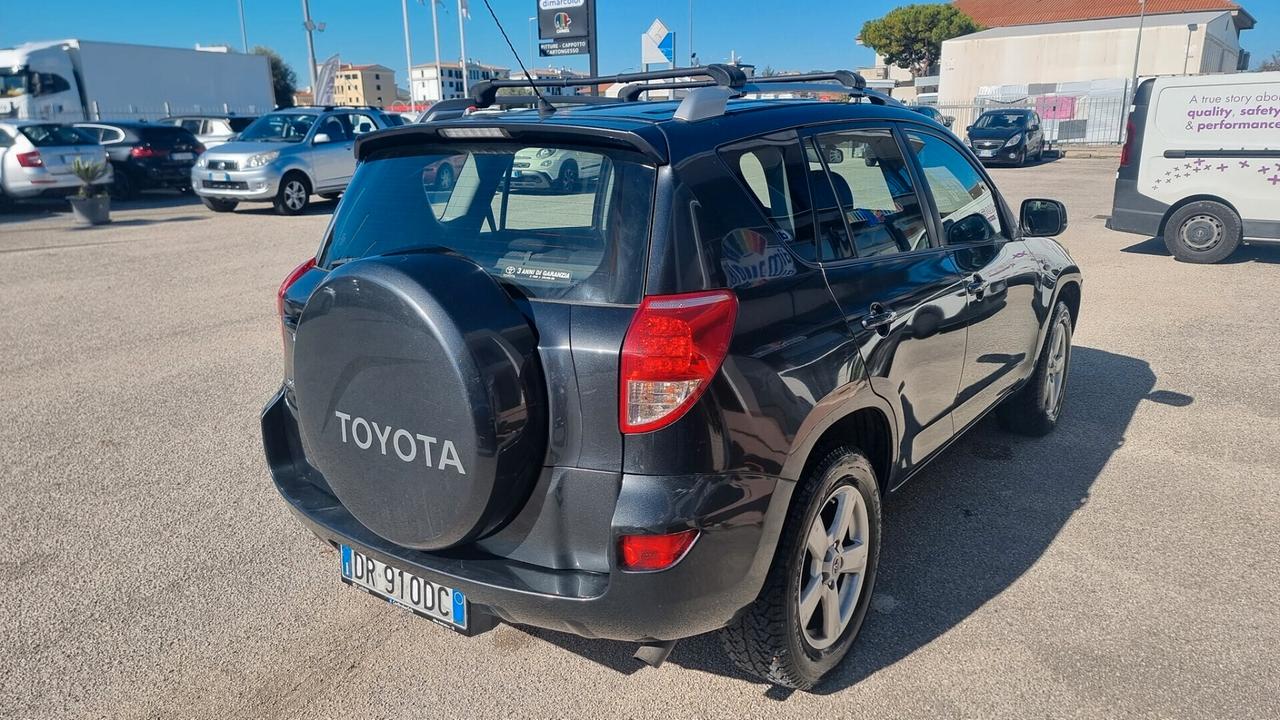 Toyota RAV 4 RAV4 2.2 D-4D 136 CV Luxury 4X4