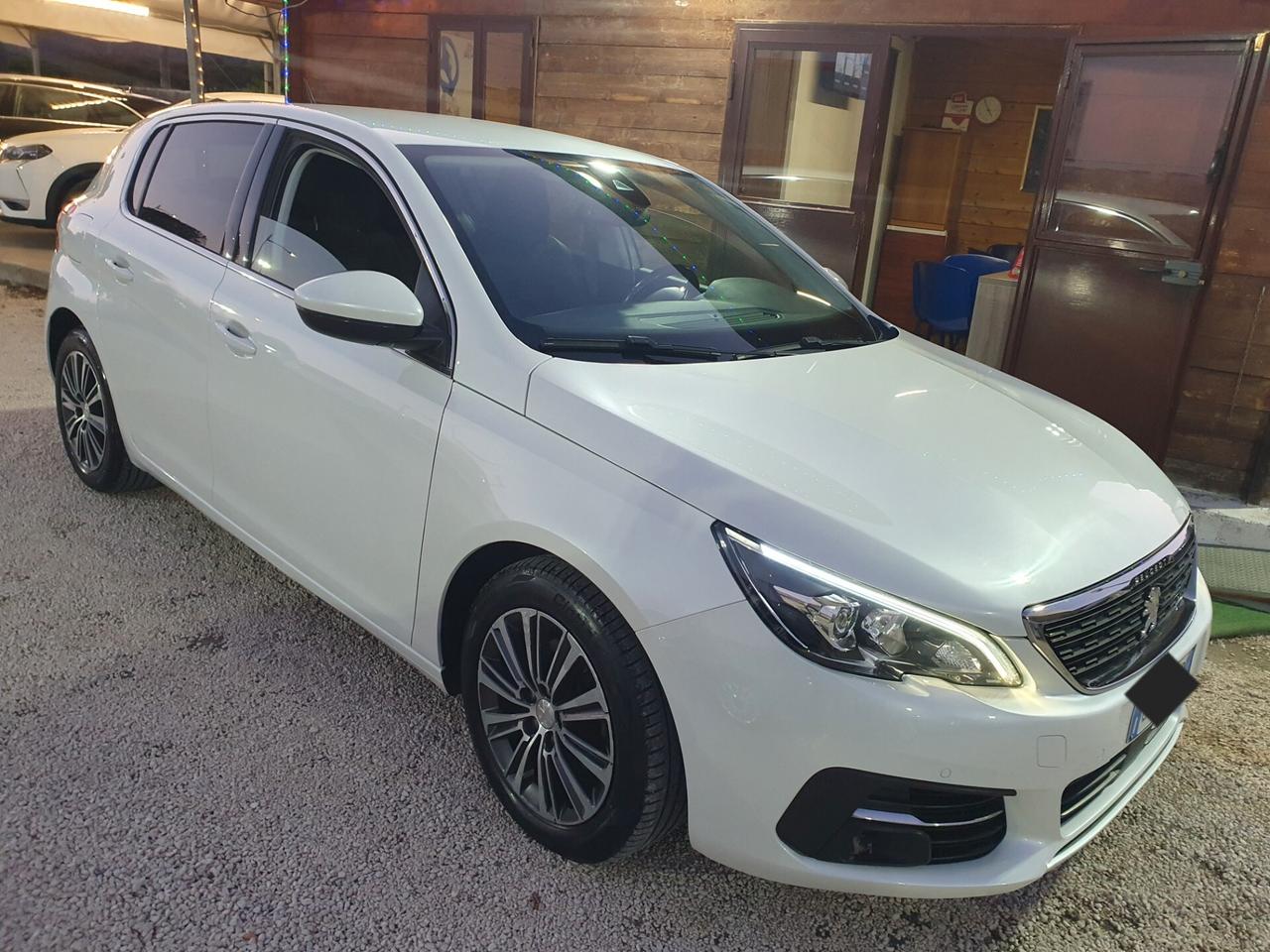 Peugeot 308 BlueHDi 130 S&S Allure