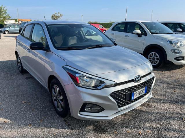 HYUNDAI i20 1.2 5 porte Econext Connectline OK NEOPATENTATI !