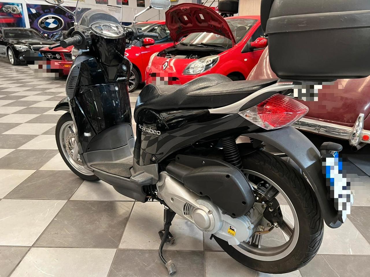 Aprilia Scarabeo 200 2012 tagliando e bauletto