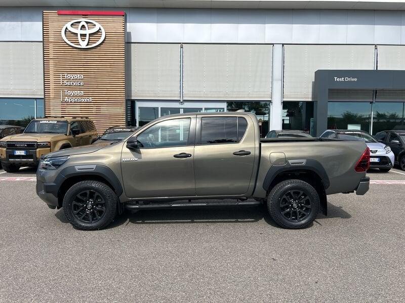 Toyota Hilux 2.4 D-4D A/T 4WD 4 porte Double Cab Invincible IVA ESPOSTA COMPRESA