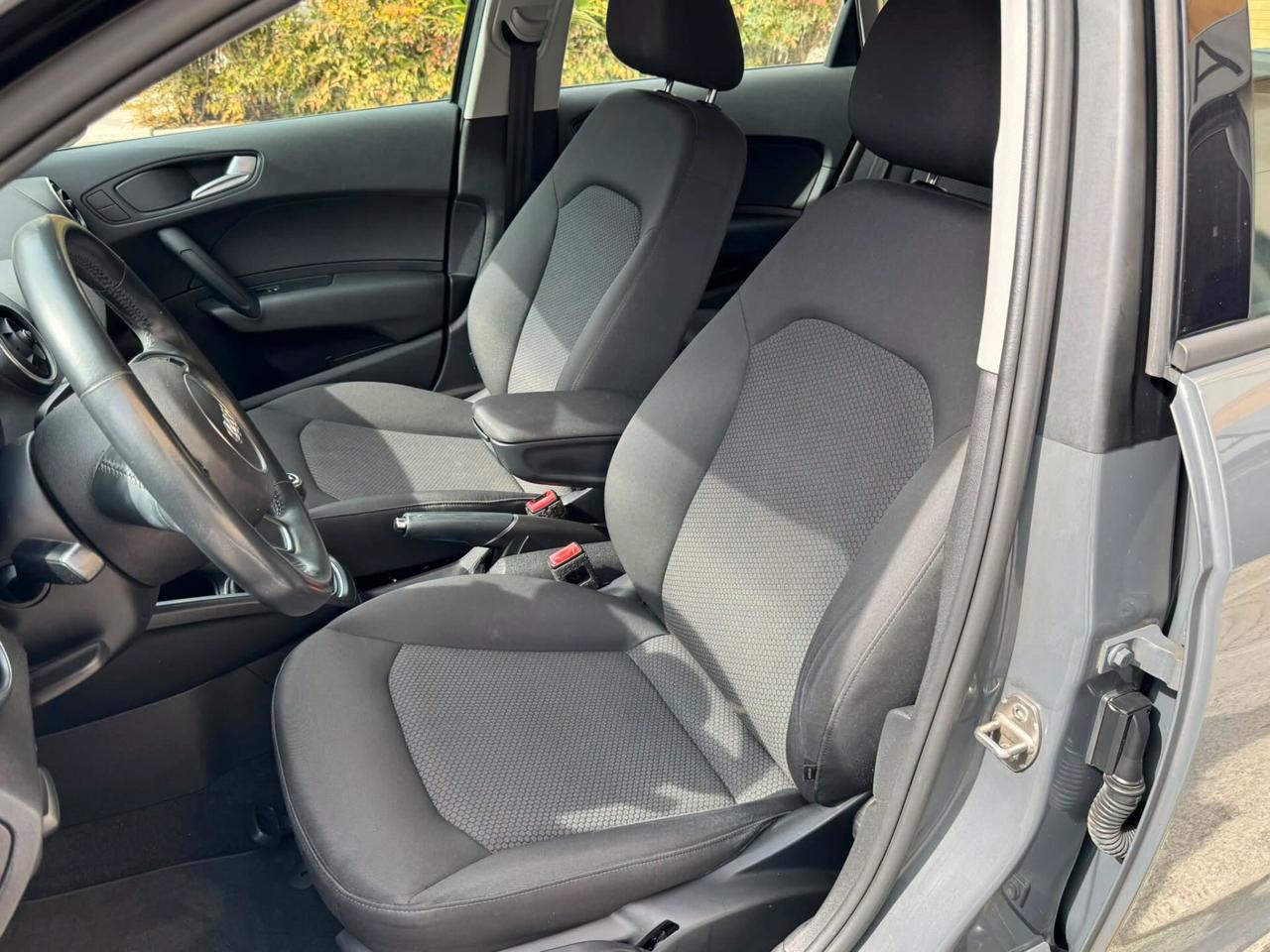 AUDI A1 SPB BI-COLORE 1.4 TDI 90 CV. METAL PLUS PERFETTA