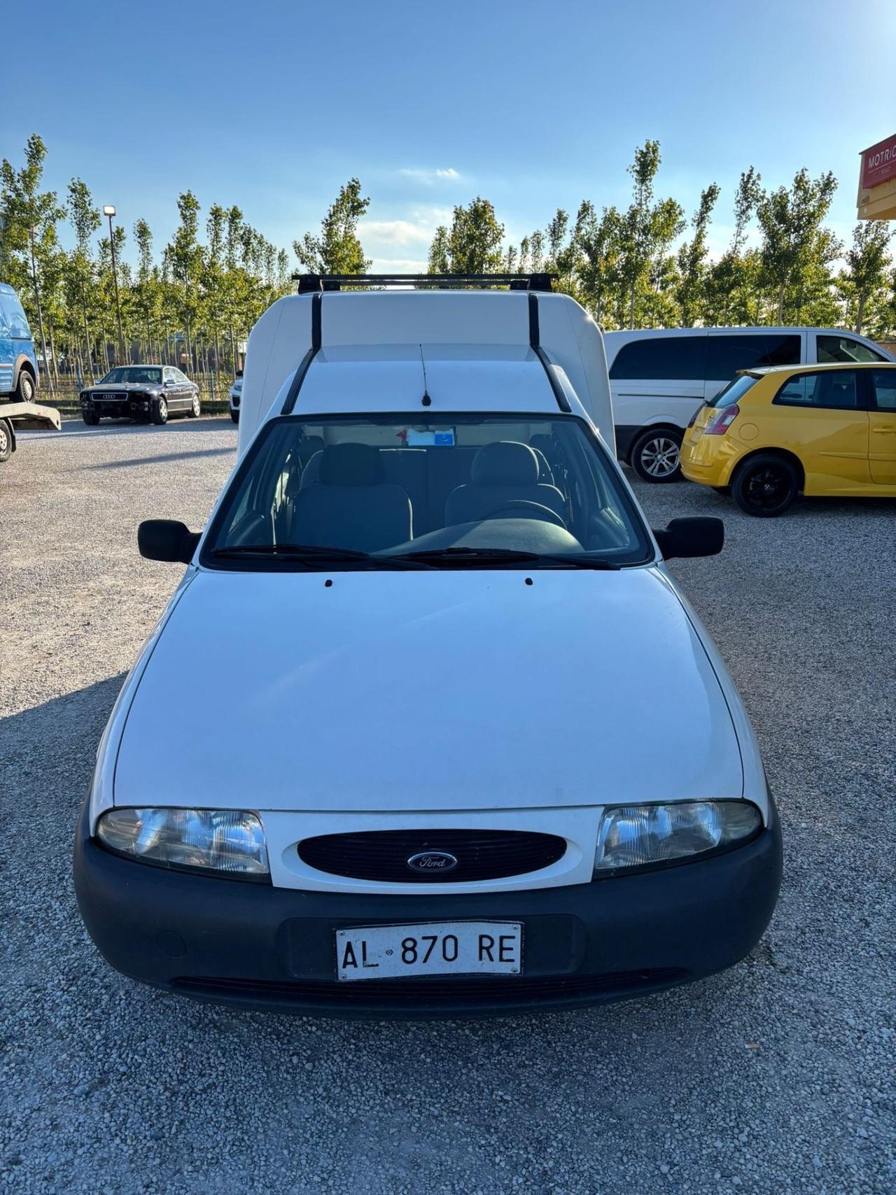 Ford Courier 1.8 diesel cat 3p. Van
